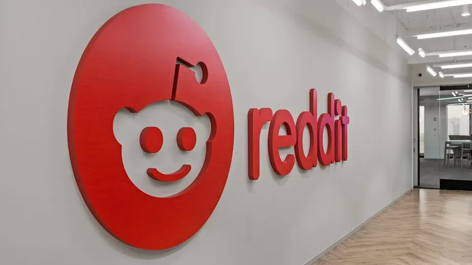 سهم Reddit يقفز بعد إعلان انضمامه إلى مؤشر S&P 500 🚀📈