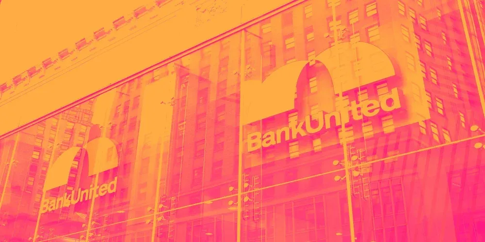 بانك يونايتد… بنك إقليمي يتعافى تدريجيًا لكن جودة النمو ما تزال محدودة 🏦📈⚠️