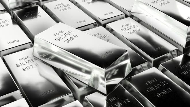 الفضة فوق 69 دولارًا وتواصل الصعود.. مكاسب شهرية تتجاوز 18% 🥈📈