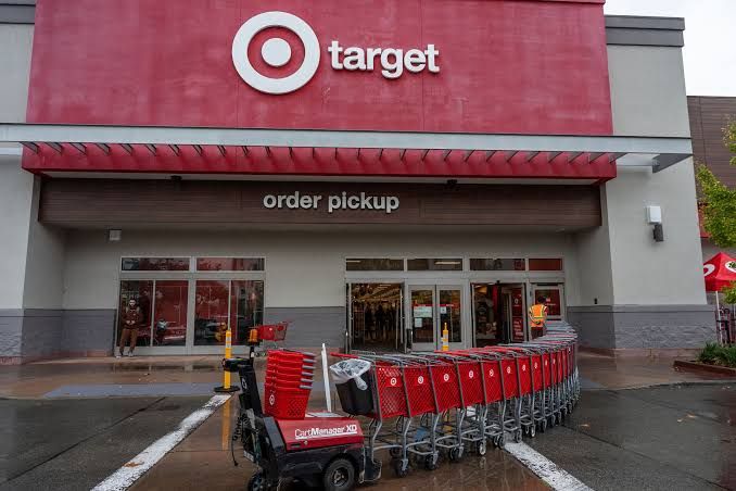 Target تتجاوز التوقعات في الربع الثاني وترفع توقعاتها لعام 2026 🎯
