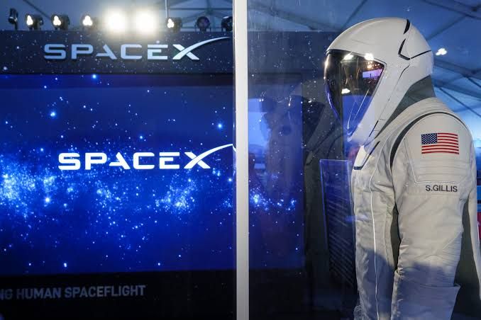 أسهم التكنولوجيا ترتفع... وSpaceX وسامسونج يشعلان أسبوع الذكاء الاصطناعي 🚀💻