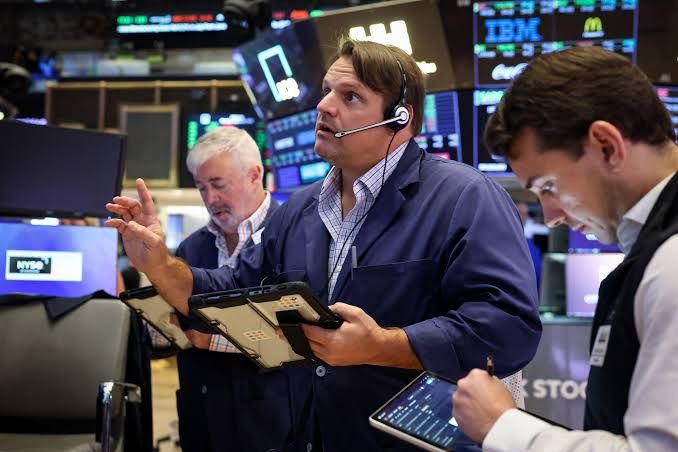 الأسواق تتجاهل تهديدات عقوبات إيران.. والبيتكوين تتجاوز 80 ألف دولار قبل نتائج إنفيديا 🌍₿