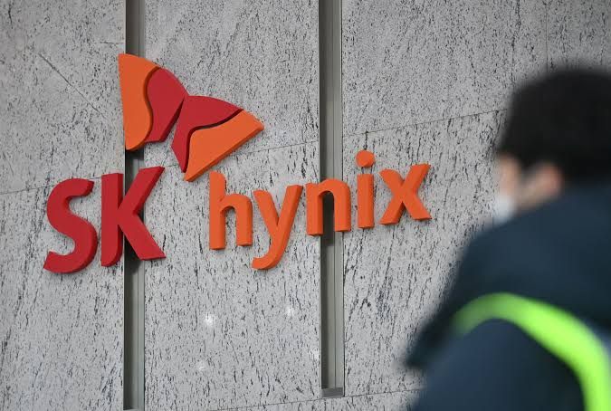 وول ستريت تترقب أكبر إدراج أجنبي في تاريخ ناسداك مع ظهور SK Hynix 📈💾