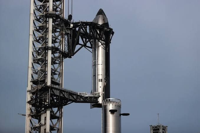 سهم SpaceX يتراجع قبل اختبار Starship الحاسم... والشركة تراهن على مستقبلها الفضائي 🚀