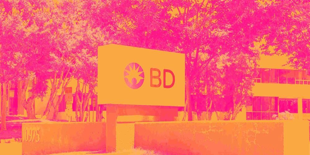 بي دي… هوامش قوية وتدفقات نقدية جيدة لكن النمو والعائد على رأس المال ضعيفان 🏥📊⚠️