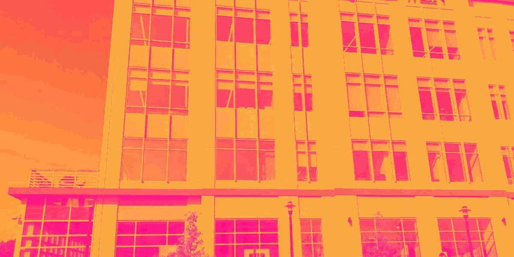 جيلد-وين… تحسن فصلي لا يخفي ضعف الأعمال ومخاطر الميزانية 🏠📉⚠️