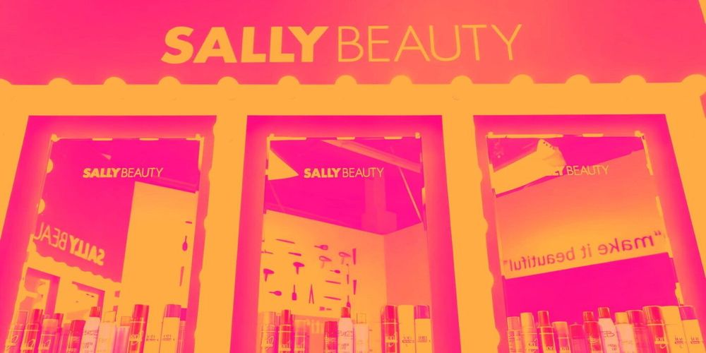 سالي بيوتي… هوامش قوية وتدفقات نقدية تتحسن لكن ركود المبيعات وضعف التوسع يحدان من الجودة 💄📊⚠️