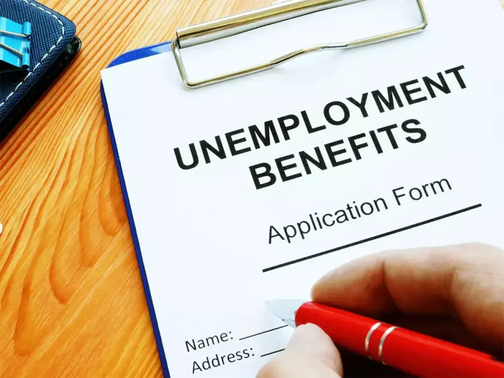 طلبات إعانة البطالة الأميركية تتراجع إلى 209 آلاف… وسوق العمل يظل متماسكًا 🧑‍💼
