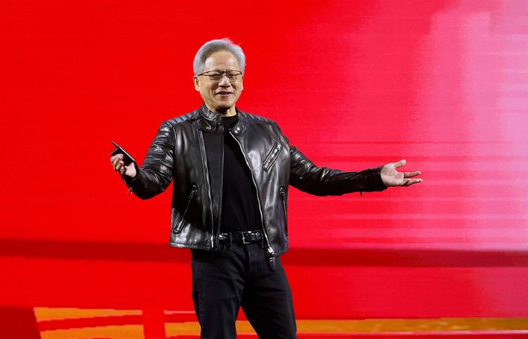 جنسن هوانغ يرسل رسالة جريئة بعد نتائج Nvidia القوية 🚀🤖