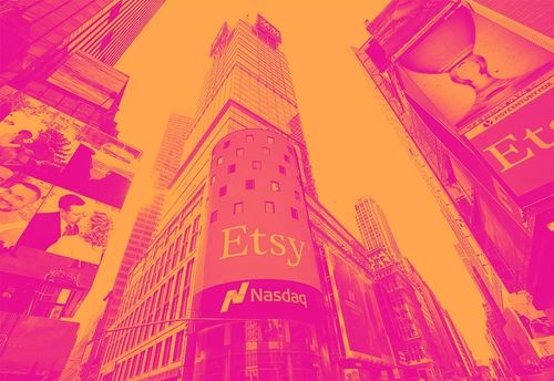 إيتسي شركة سوق إلكتروني للحرف اليدوية بنمو ضعيف وتراجع في المشترين… هوامش قوية لكن الطلب تحت الضغط 🎨📉⚠️