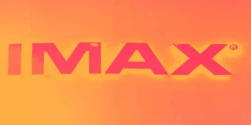 آيماكس… نمو قوي وربحية متسارعة مع تقييم قريب من القيمة العادلة 🎬📈✨