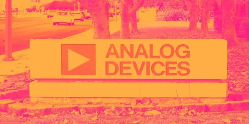 أنالوج ديفايسز… نمو قوي وهوامش استثنائية لكن كفاءة رأس المال تحد من الجودة 📈💾⚠️