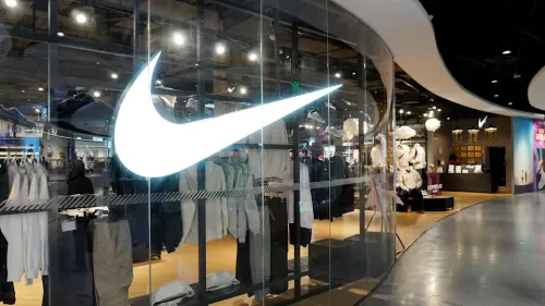 Nike تخطط لجولة جديدة من تسريح الموظفين بعد هبوط مبيعات الصين 26% وتوقعات ضعيفة لعام 2027 👟📉