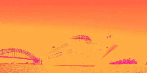 كارنيفال: أكبر شركة رحلات بحرية في العالم… تعافٍ قوي لكن الجودة لا تزال محدودة 🚢🌍⚠️