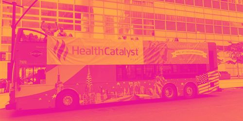 هيلث كاتاليست… تراجع حاد في الإيرادات وضعف الربحية رغم التقييم المنخفض 📉🏥⚠️
