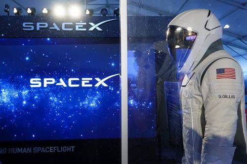 أسهم التكنولوجيا ترتفع... وSpaceX وسامسونج يشعلان أسبوع الذكاء الاصطناعي 🚀💻