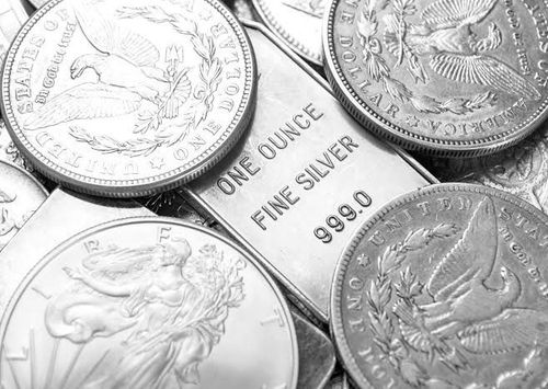 الفضة تتمسك بمستوى 65 دولارًا بدعم ضعف البيانات الاقتصادية.. لكن الطلب الصناعي يثير القلق 🥈📊