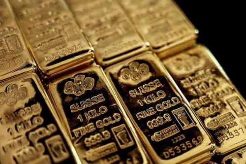 الذهب يتماسك قرب 4,400 دولار مع تسجيل واردات الصين مستوى قياسيًا 🥇📊