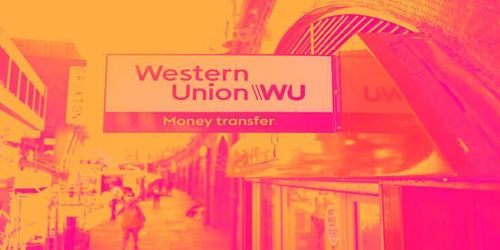ويسترن يونيون… شركة تحويل أموال عريقة تواجه ضغوطًا تشغيلية رغم تقييمها المنخفض 💸🌍⚠️
