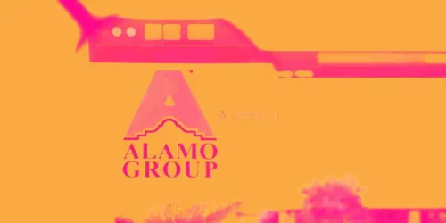 ألامو… ربحية جيدة لكن النمو والهوامش الإجمالية يظلان محدودين 🚜📈⚠️